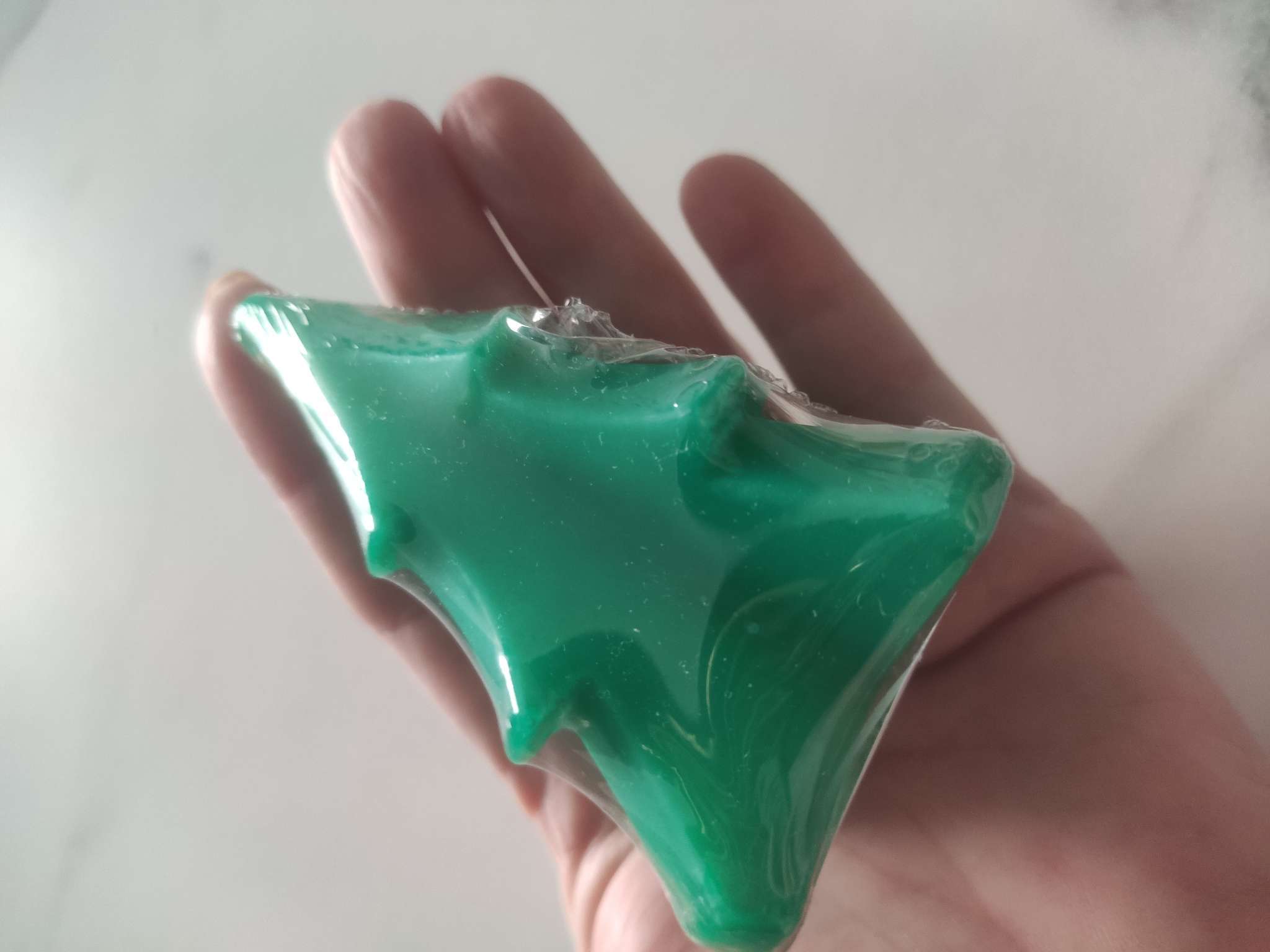 Фотография покупателя товара Свеча декоративная «Ёлочка», 67×85 мм, зелёная - Фото 1