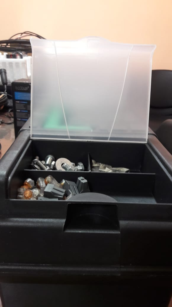 Фотография покупателя товара Ящик для инструмента ТУНДРА, 19", 490 х 245 х 215 мм, пластиковый, лоток, два органайзера