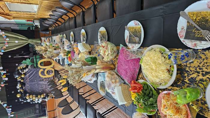 Фотография покупателя товара Скатерть на стол Доляна «Праздничный стол», 137×183 см, толщина 30 мкм, чёрная - Фото 1