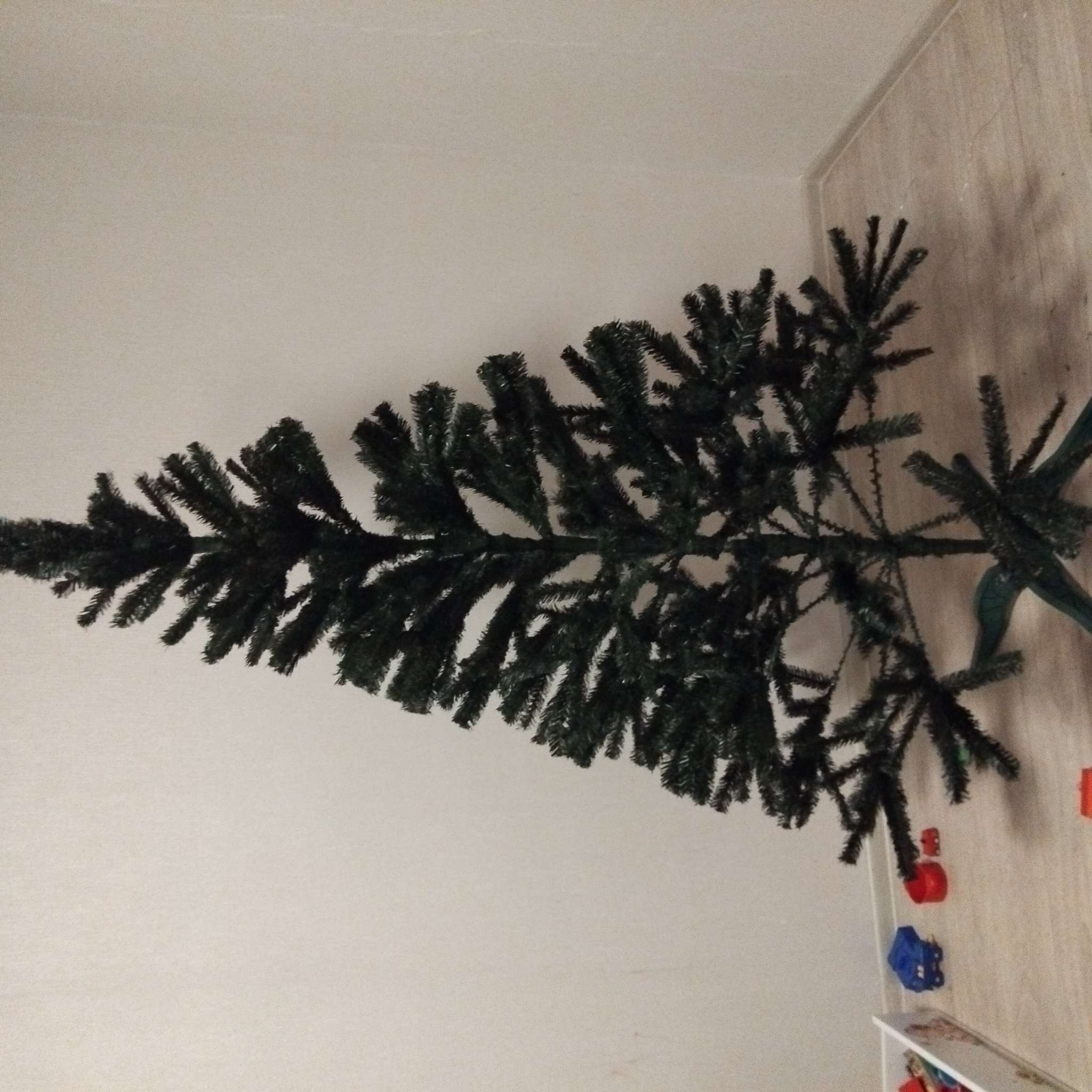 Фотография покупателя товара Искусственная ёлка «Таёжная», 220 см, d нижнего яруса 125 см, 937 ПВХ веток отгибаются - Фото 91