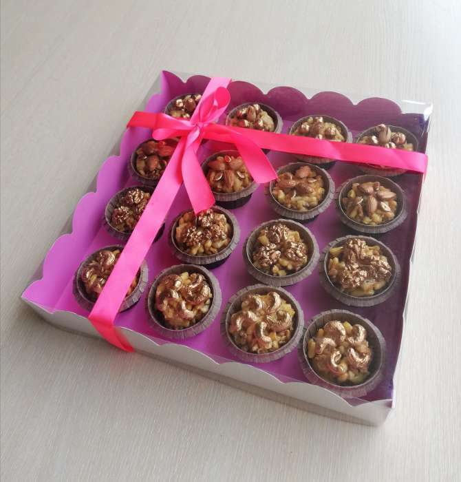 Фотография покупателя товара Коробочка для печенья с PVC крышкой, сиреневая, 35 х 35 х 6 см - Фото 6