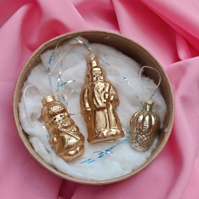 Фотография покупателя товара Коробка круглая подарочная, завальцованная с окном, крафт, 15×6 см - Фото 2