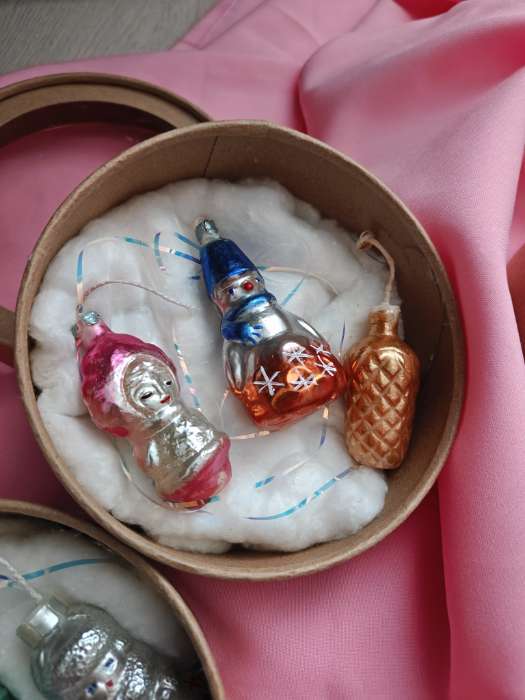 Фотография покупателя товара Коробка круглая подарочная, завальцованная с окном, крафт, 15×6 см - Фото 6