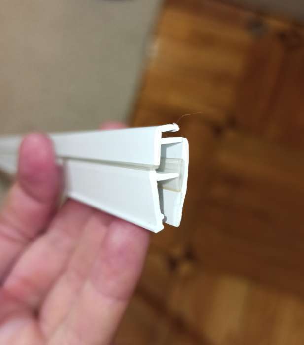 Фотография покупателя товара Профиль пластиковый защелкивающийся для плакатов CLICKER длина 1000 мм, цвет белый (без крючков-держателей)