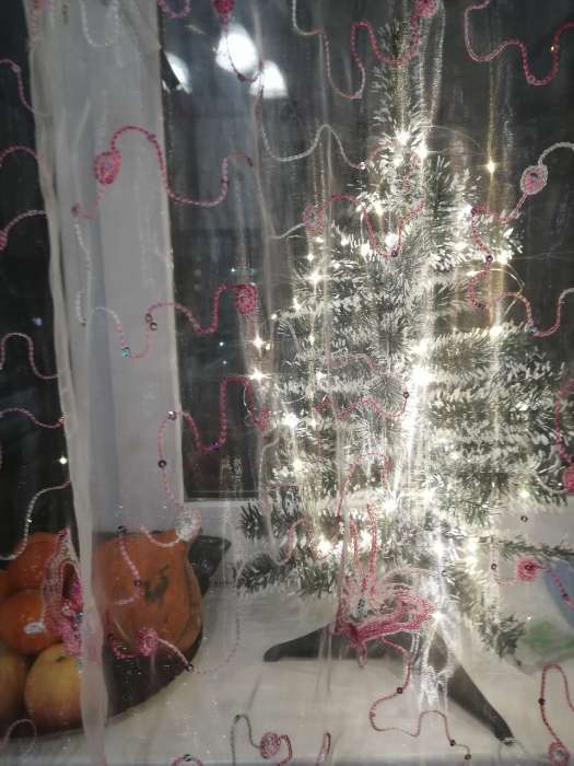 Фотография покупателя товара Искусственная ёлка с инеем «Зимнее волшебство. Радуга», 90 см, d нижнего яруса 40 см, d иголок 6 см, 90 веток ПВХ веток отгибаются - Фото 4