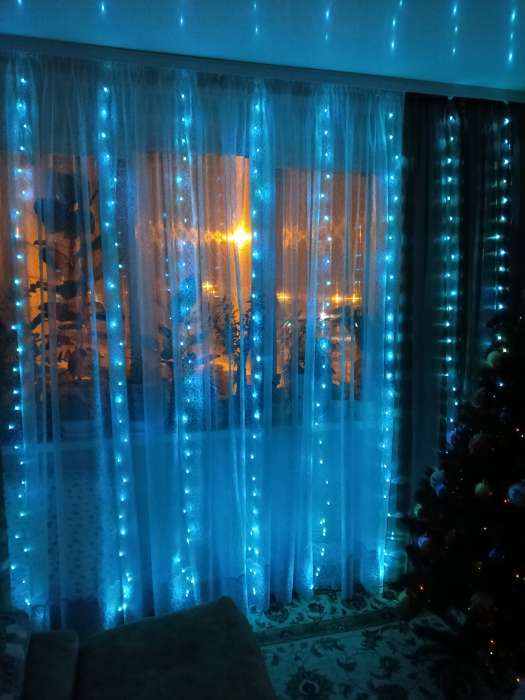 Фотография покупателя товара Гирлянда «Занавес» 2.8×3 м, роса на крючках, с пультом, IP20, серебристая нить, 300 LED, свечение тёплое белое, 8 режимов, USB - Фото 1