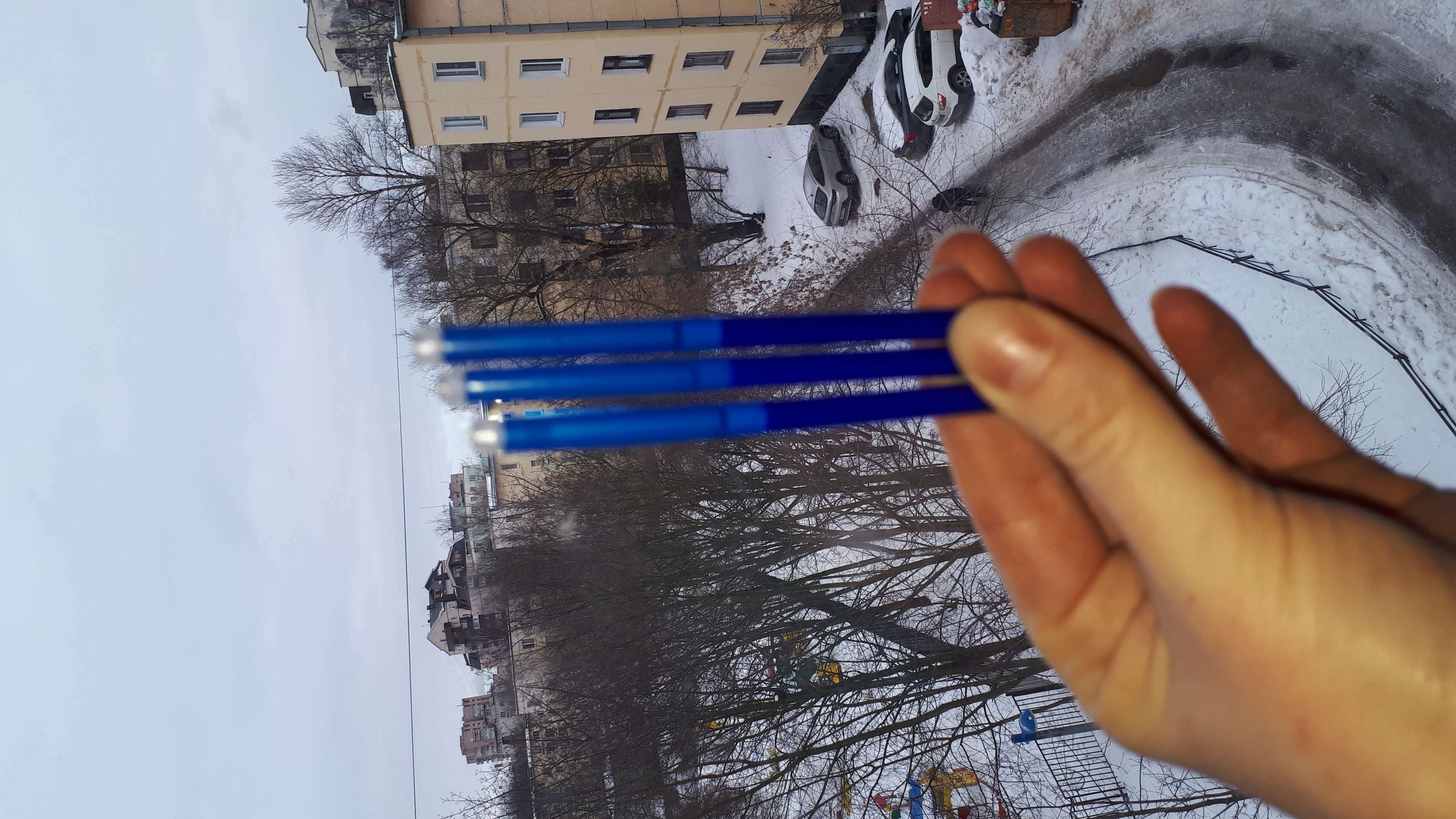 Фотография покупателя товара Ручка шариковая со стираемыми чернилами, линия 0,5 мм, стержень синий, корпус МИКС (штрихкод на штуке) - Фото 6