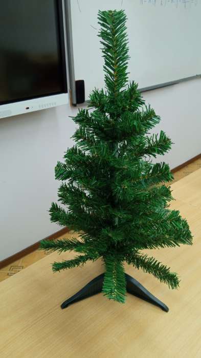 Фотография покупателя товара Искусственная ёлка «Зимнее волшебство. Простая», 60 см, d нижнего яруса 30 см, d иголок 6 см, 60 ПВХ веток отгибаются - Фото 3