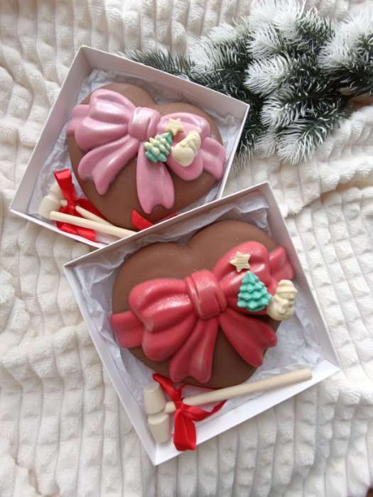 Фотография покупателя товара Форма для выпечки и муссовых десертов KONFINETTA «Сердце с бантом», 19×17×6.5 см, силикон, белая - Фото 3