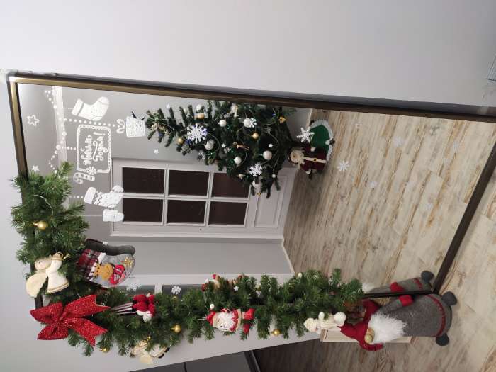 Фотография покупателя товара Наклейки на окна многоразовые «Чудес в Новом Году», 33 х 50 см - Фото 3