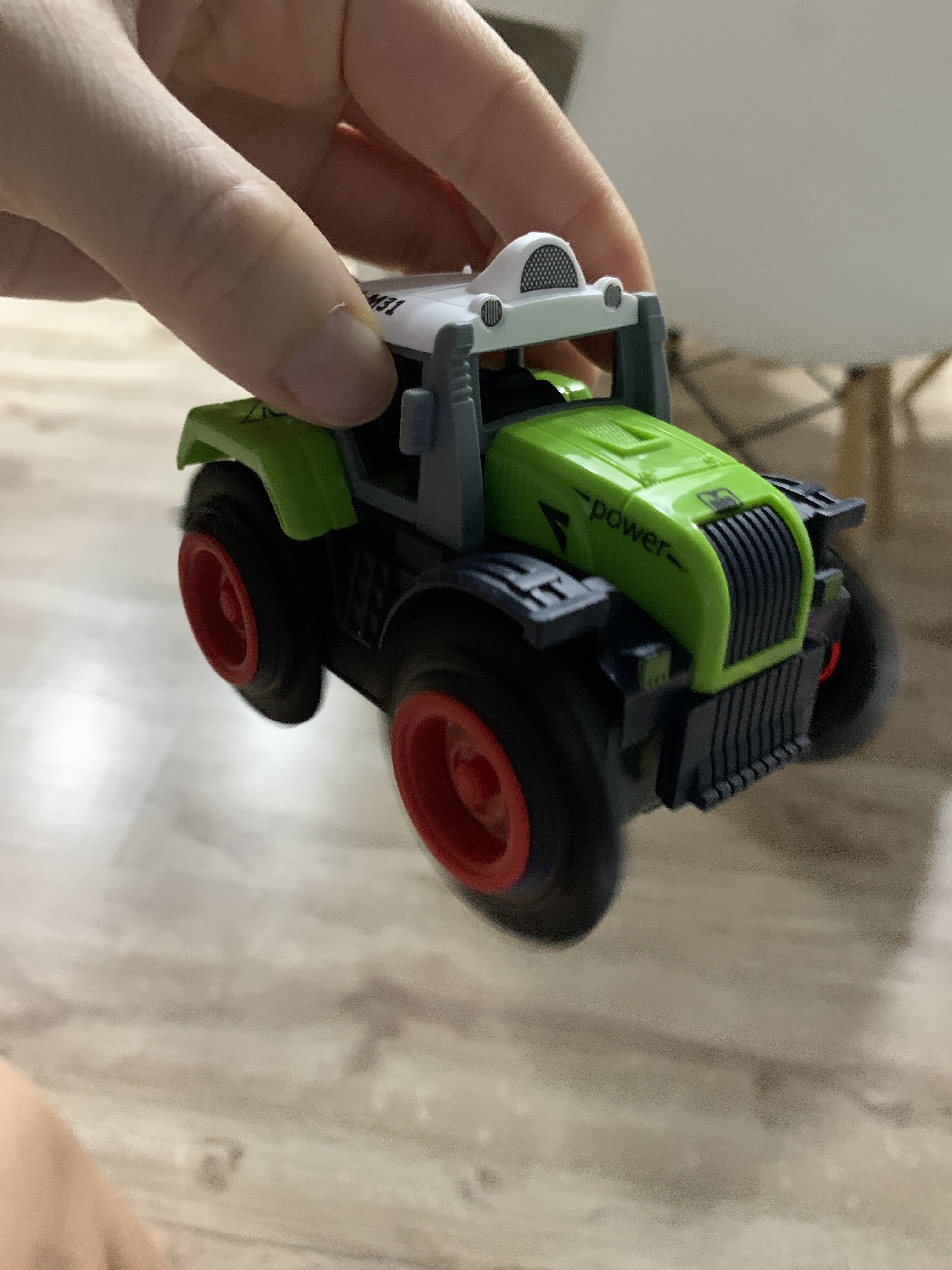 Фотография покупателя товара Трактор-перёвертыш «Хозяин фермы», работает от батареек, цвета МИКС, уценка - Фото 9