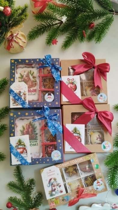 Фотография покупателя товара Коробка под 9 конфет новогодняя «Ёлочка, гори!», 13.5×13.5×3.5 см - Фото 1