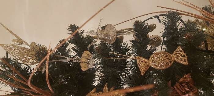 Фотография покупателя товара Ёлочные игрушки 2 шт. «Зимнее волшебство. Корона», 4×4.5 см, прозрачный с золотом - Фото 2