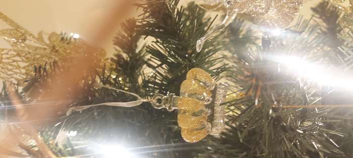 Фотография покупателя товара Ёлочные игрушки 2 шт. «Зимнее волшебство. Корона», 4×4.5 см, прозрачный с золотом - Фото 4