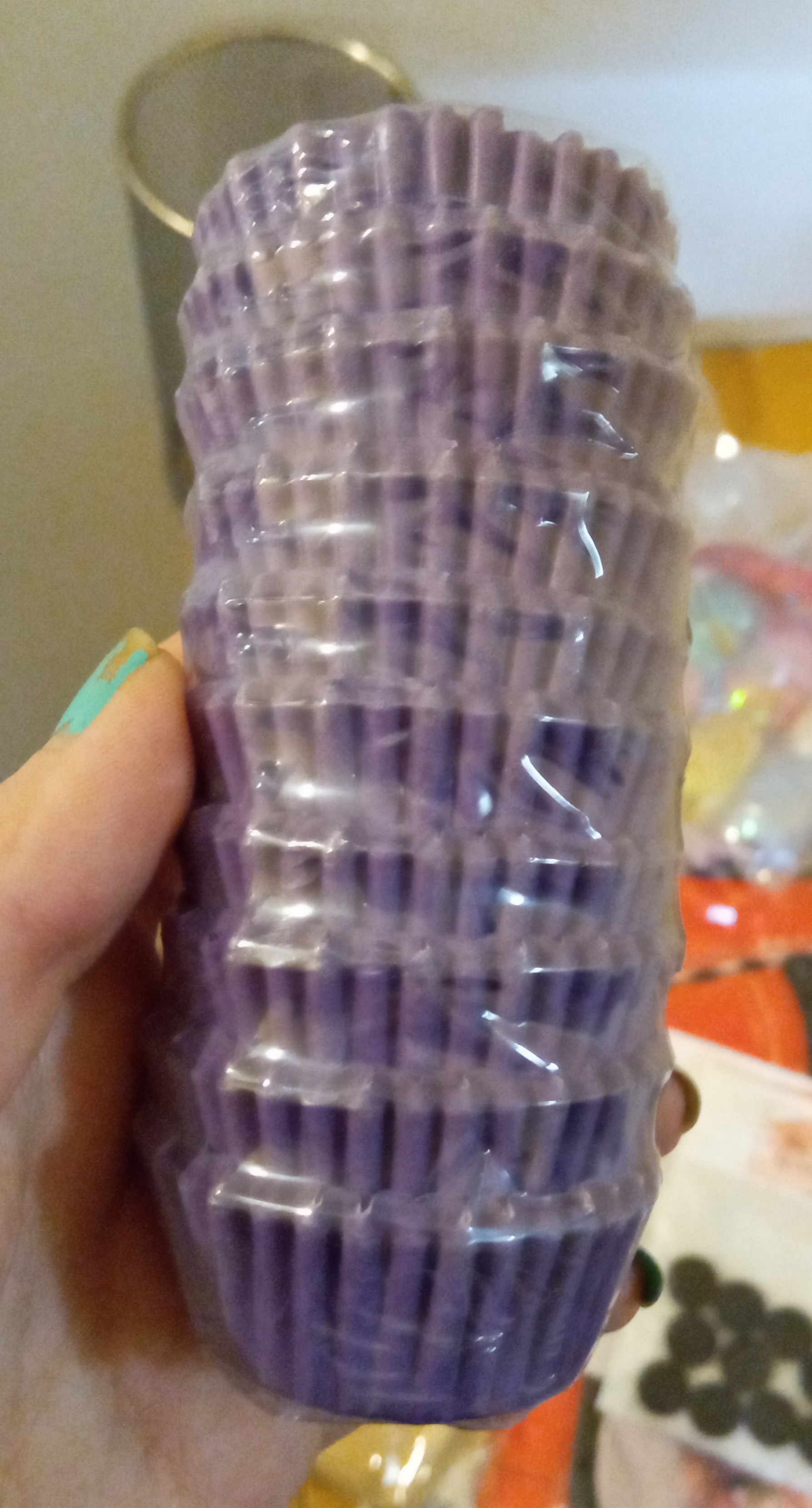 Фотография покупателя товара Форма для выпечки фиолетовая, 3,5 х 2 см - Фото 3
