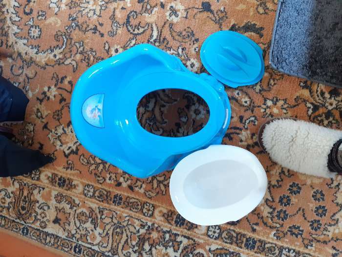 Фотография покупателя товара Горшок детский антискользящий «Комфорт» с крышкой, съёмная чаша, цвет голубой - Фото 5