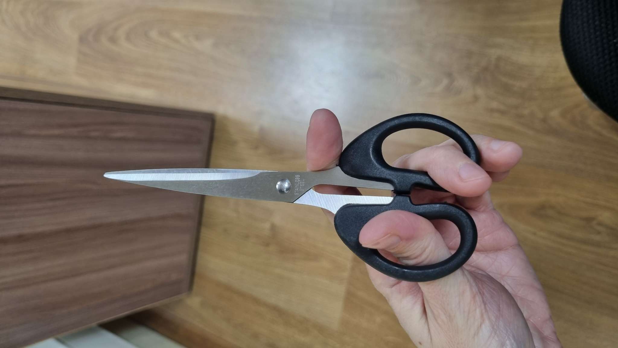 Фотография покупателя товара Ножницы канцелярские 15.5 см, «Офис», пластиковые ручки, европодвес - Фото 1