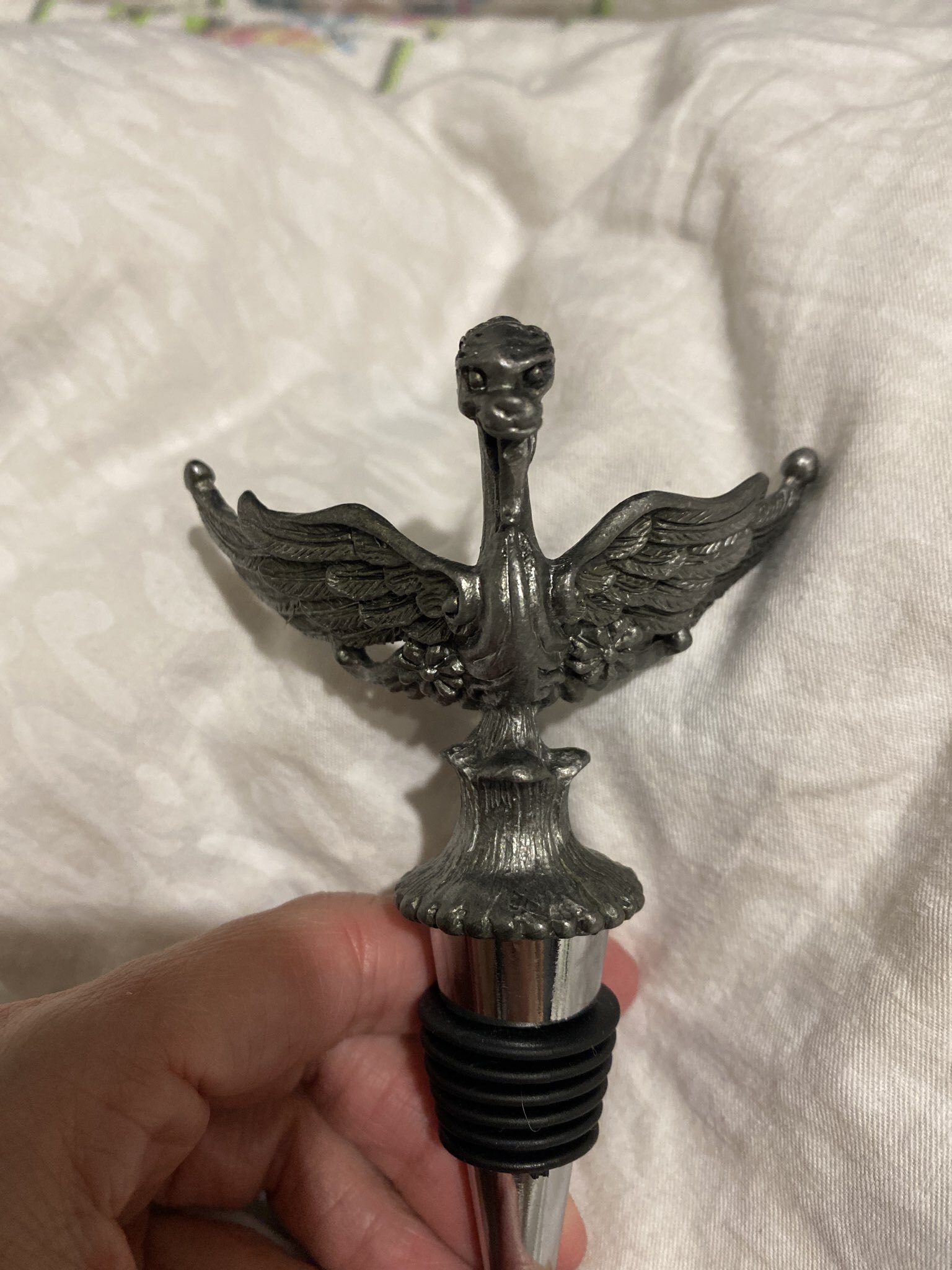 Фотография покупателя товара Пробка для бутылки Magistro «Парящий дракон», 12.5 см, серебристая - Фото 3