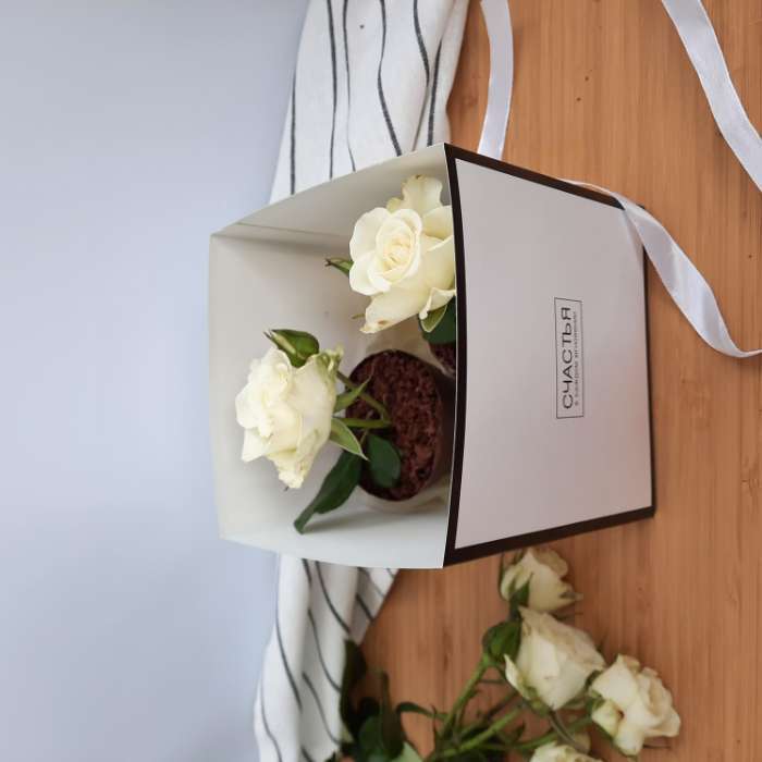 Фотография покупателя товара Коробка подарочная для цветов с PVC крышкой, упаковка, «Счастья в каждом мгновении», 12 х 12 х 12 см - Фото 12