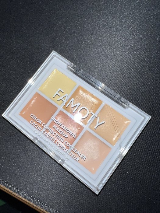 Фотография покупателя товара Палетка консилеров Revolution, 6 оттенков - Фото 2