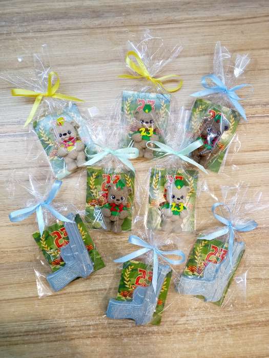 Фотография покупателя товара Открытка поздравительная «С 23 Февраля», коричневая, 8×6 см - Фото 1