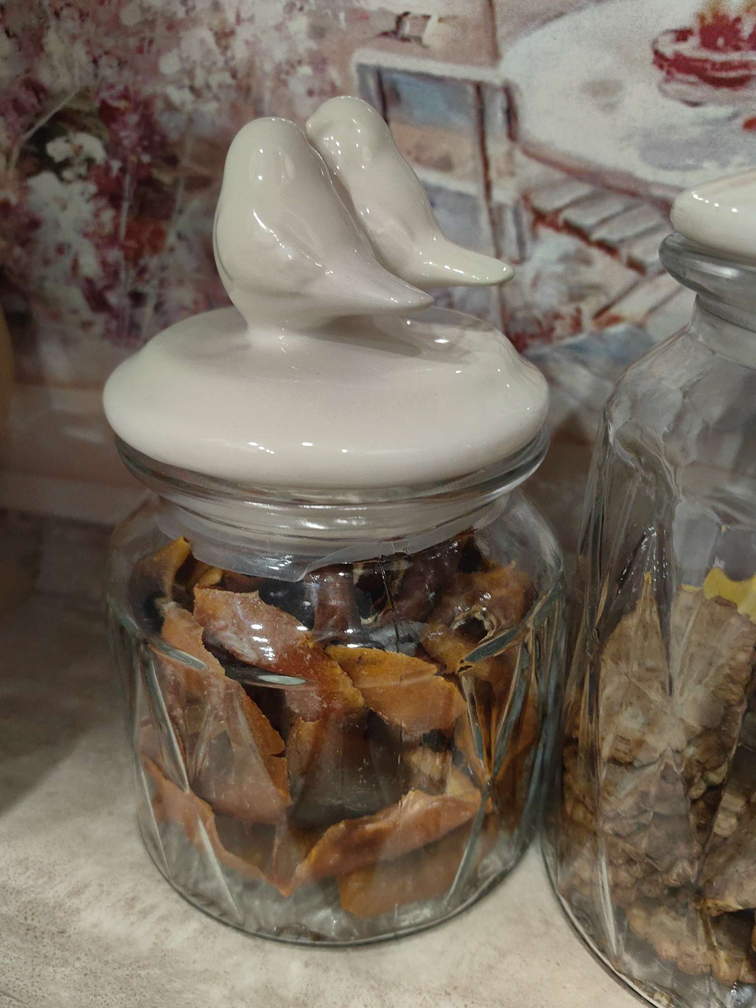 Фотография покупателя товара Банка для сыпучих Доляна «Голубки», 500 мл, 11×17 см, с керамической крышкой, стекло, прозрачная - Фото 4