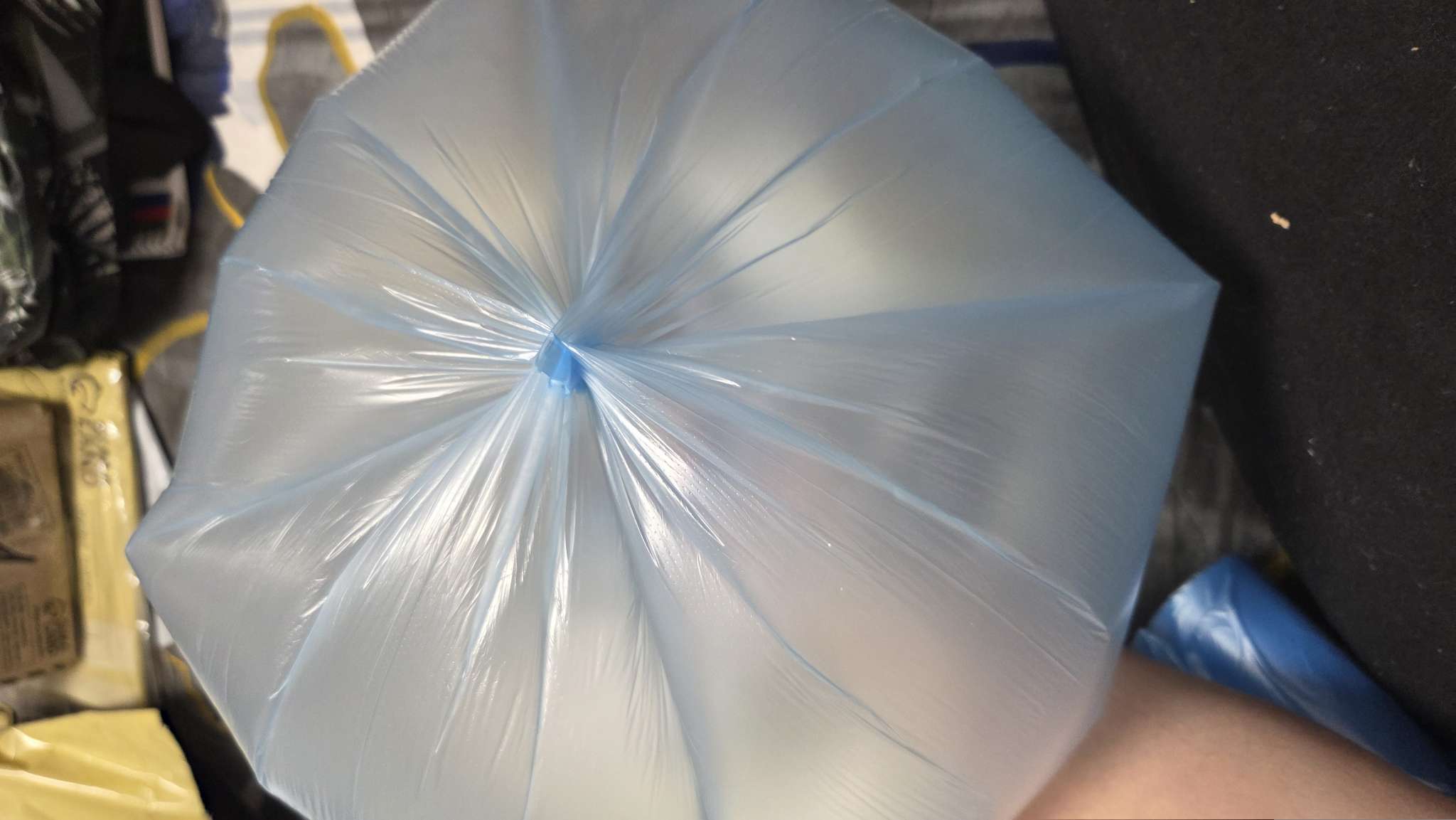 Фотография покупателя товара Мешки для мусора в рулоне «UPAK LAND» 30 л, синие, ПНД, 5 мкм, 50 шт., 45×54 см - Фото 3