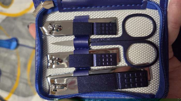 Фотография покупателя товара Набор маникюрный, 9 предметов, в футляре, синий - Фото 4