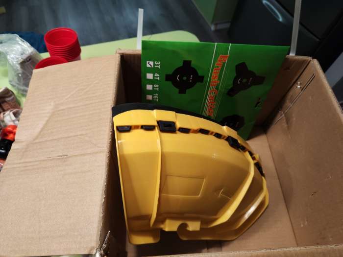 Фотография покупателя товара Триммер бензиновый ТУНДРА, Easy-start, леска/нож, 43 см3, 2 л.с., в двух коробках - Фото 1