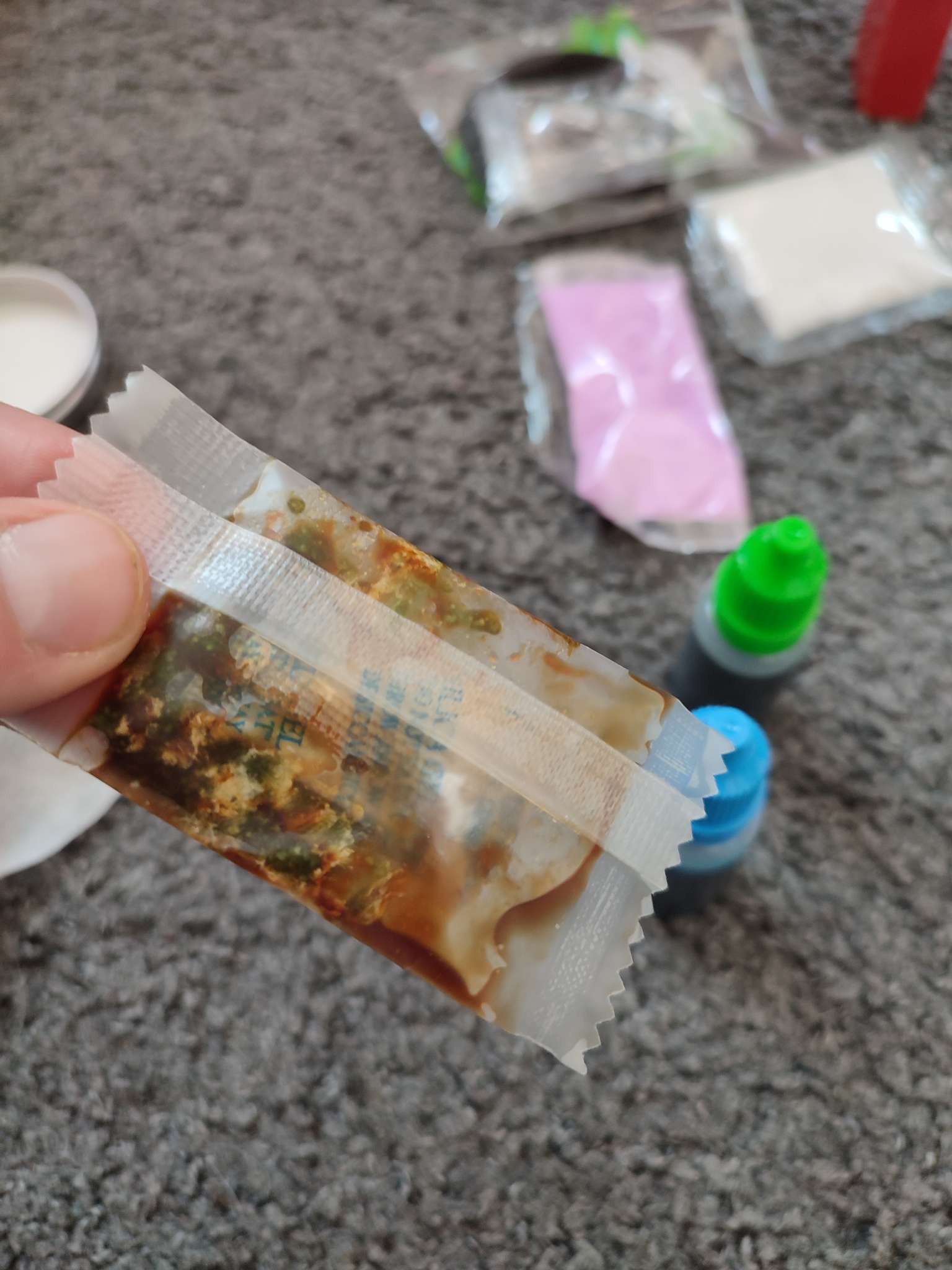 Фотография покупателя товара Уценка Набор для опытов «Большой новогодний подарок», 40 опытов - Фото 5