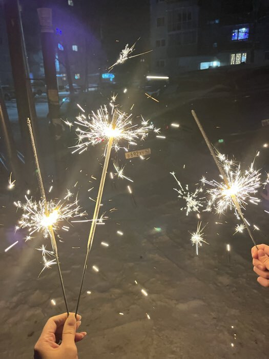 Фотография покупателя товара УЦЕНКА Бенгальские огни, 60 см, 3 штуки, "Новогодние", 240 сек - Фото 2