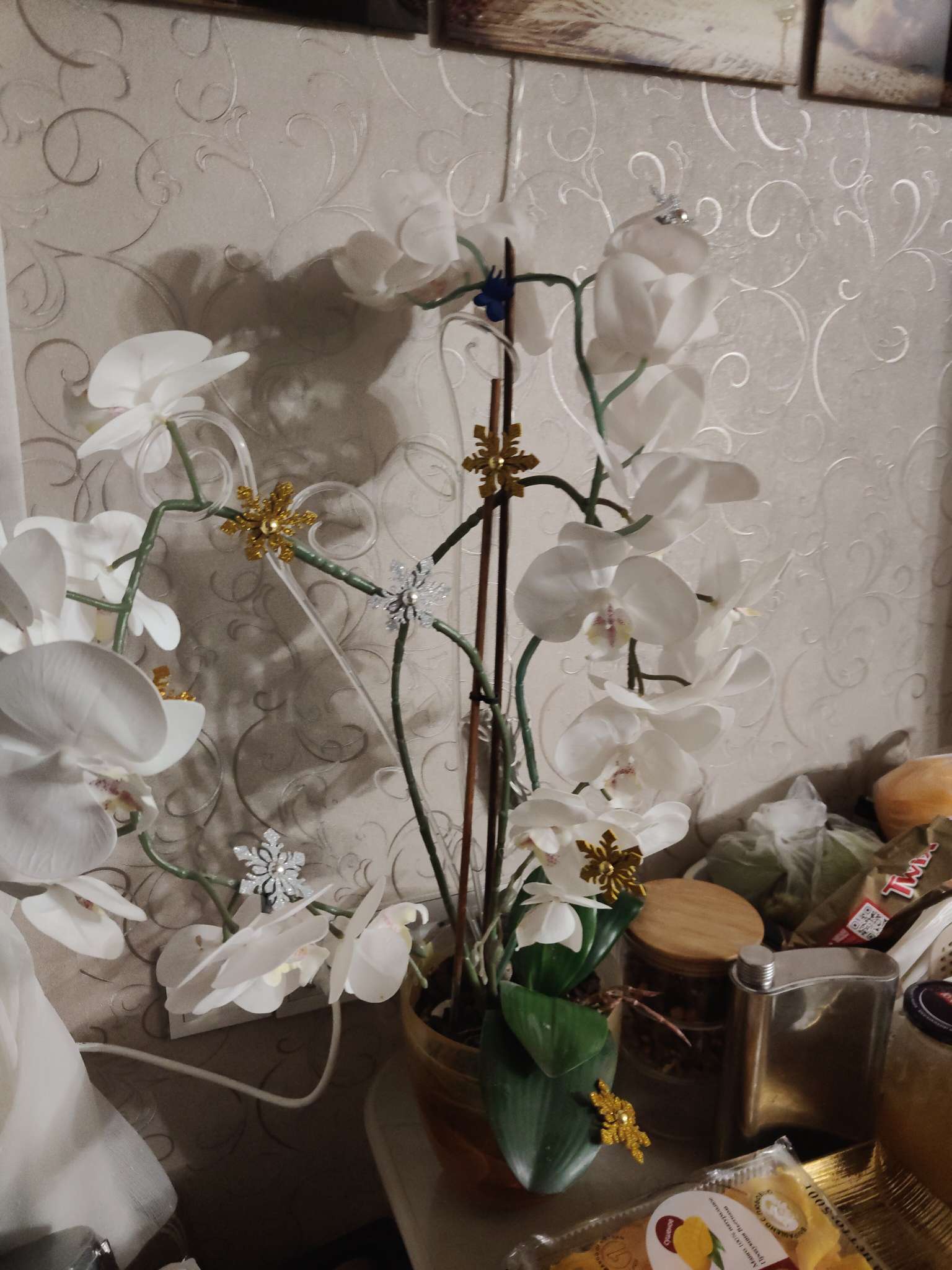 Фотография покупателя товара Прищепки декоративные «Новогодние снежинки» золотые, набор 6 шт. - Фото 1