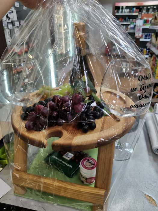 Фотография покупателя товара Столик - поднос для вина с менажницей и складными ножками Adelica, на 3 персоны, d=32×2,8 см, берёза - Фото 5
