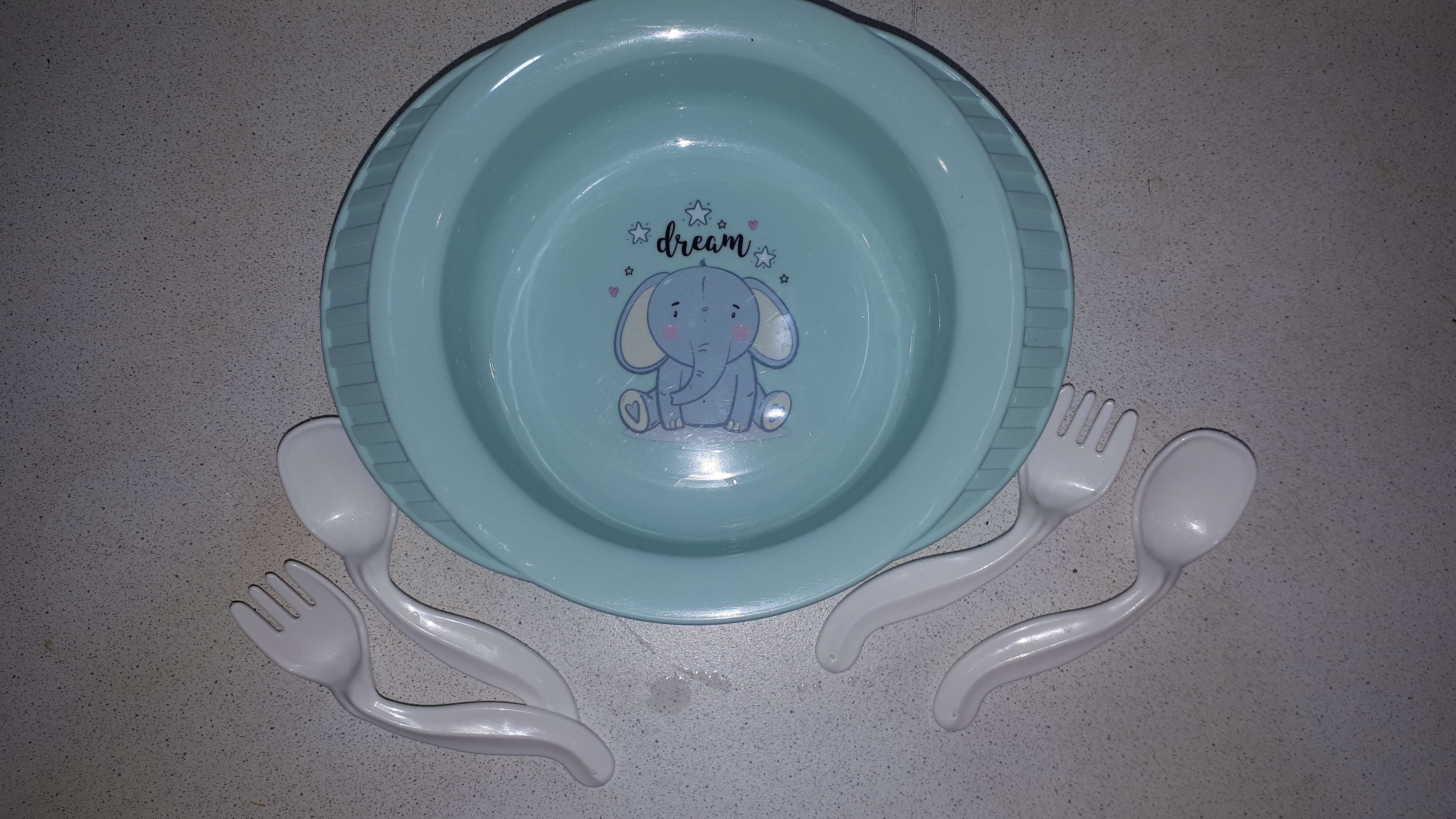 Фотография покупателя товара Набор детской посуды: тарелка на присоске, 500 мл, ложка, 2 шт., вилка, 2 шт., цвета МИКС - Фото 8