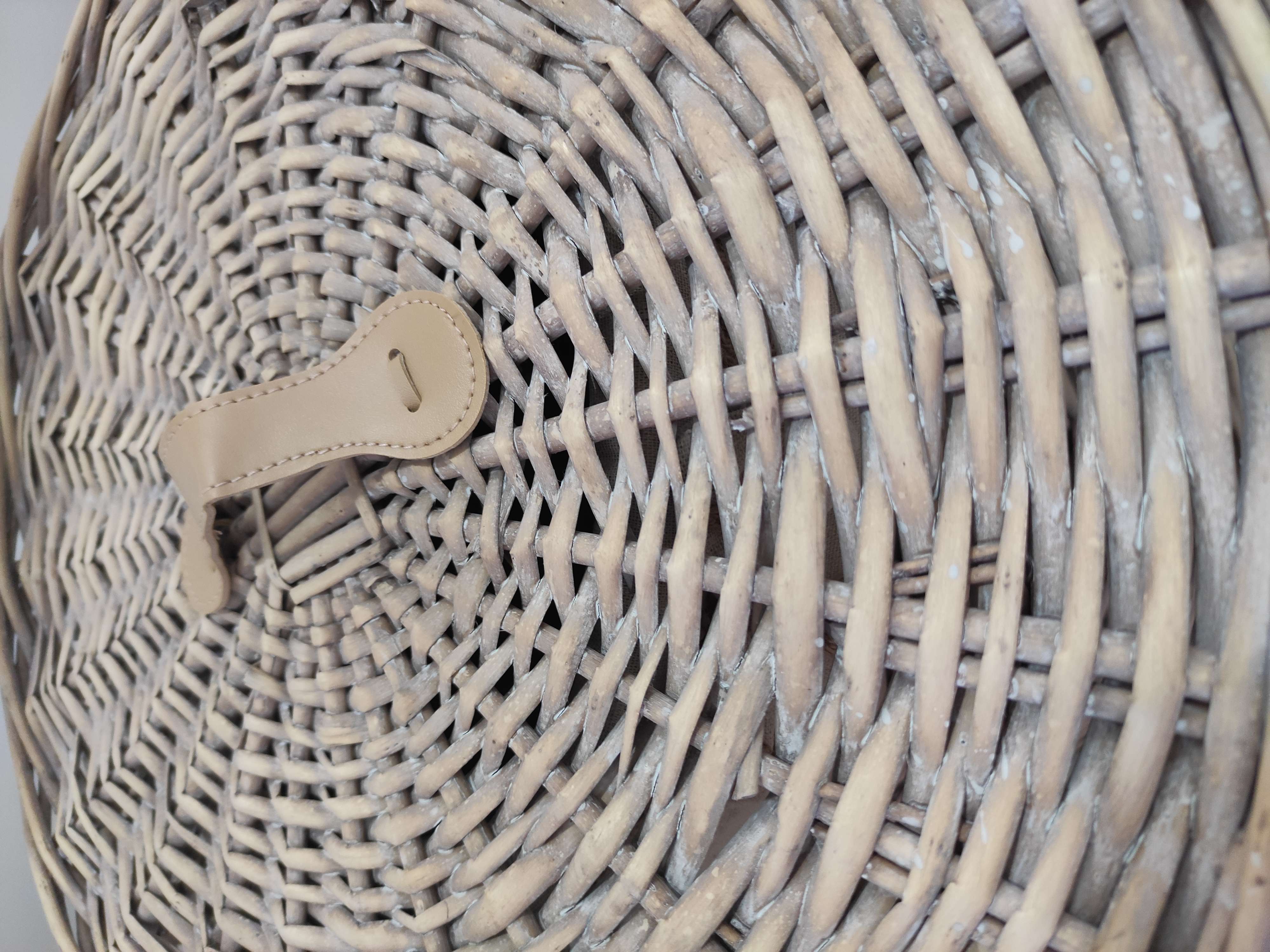 Фотография покупателя товара Корзина для белья универсальная плетёная Доляна «Бантик», 46×46×56 см - Фото 1