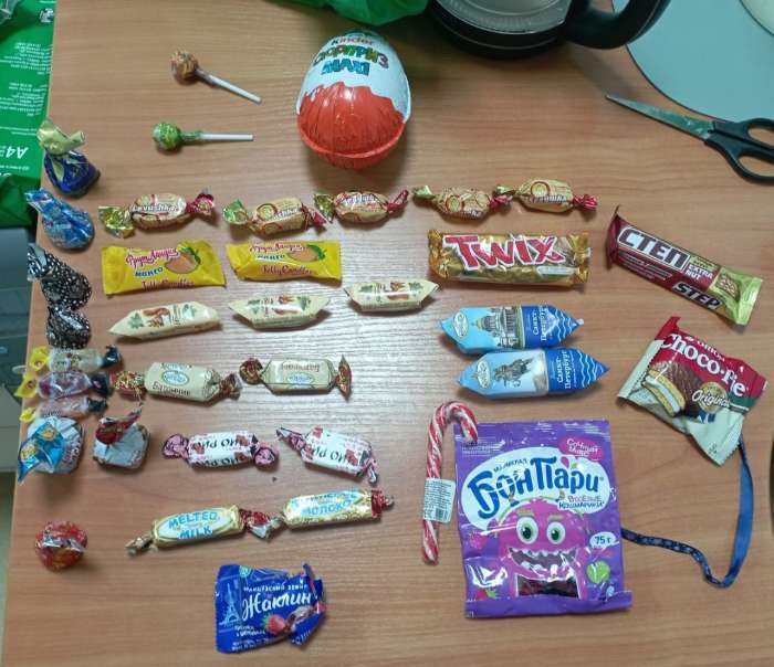 Фотография покупателя товара Подарочная новогодняя коробка «Чудо-тройка», Чемоданчик средний 20×12×19 см - Фото 2