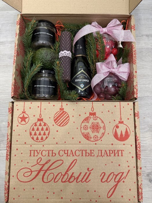 Фотография покупателя товара Коробка новогодняя складная «Снежинки», бурый, 27×21×9 см, Новый год - Фото 1