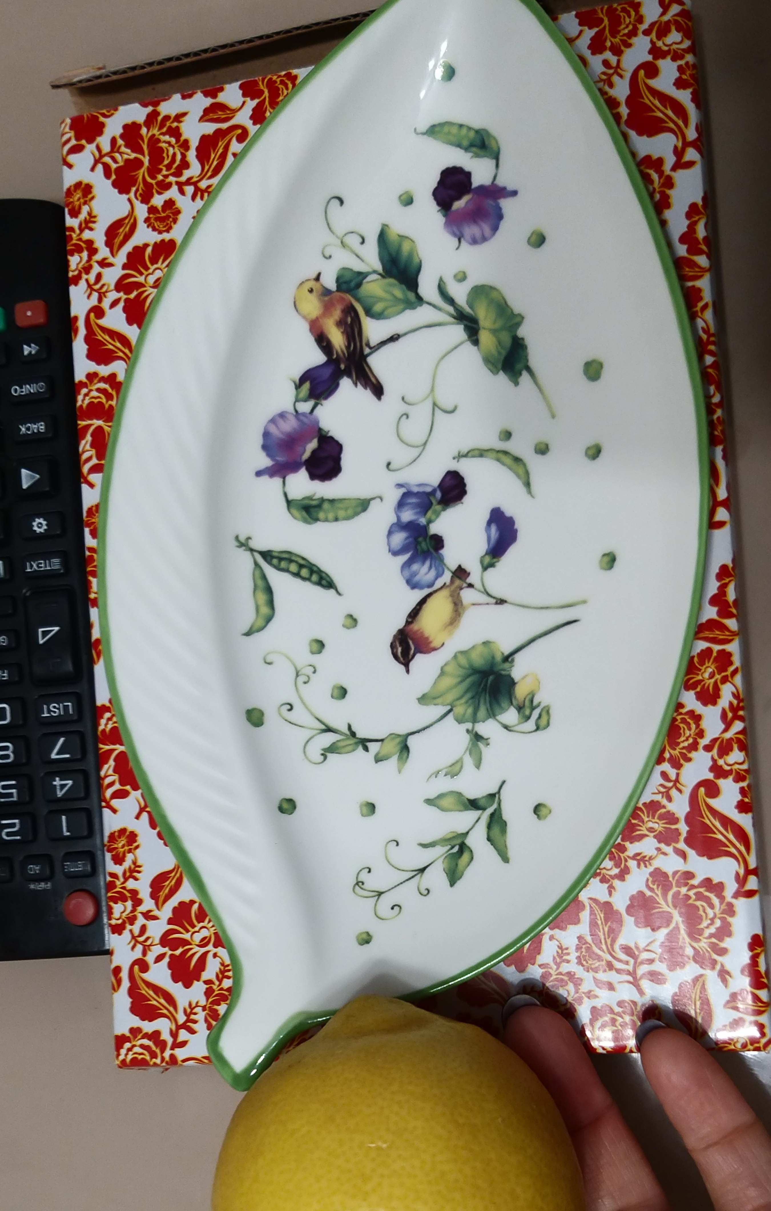 Фотография покупателя товара Блюдо фарфоровое Доляна «Зелёный сад», 22,5×12×1,7 см, цвет белый