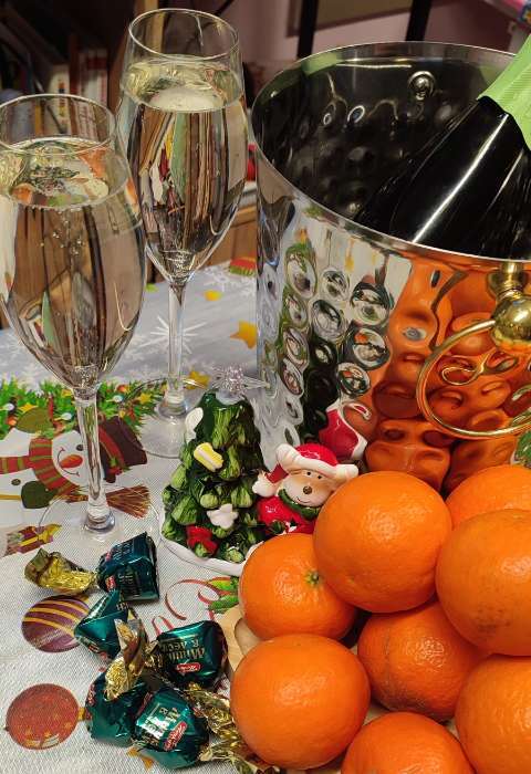 Фотография покупателя товара Ведро для льда «Чеканный», 5.2 л, 25×20×20.5 см, нержавеющая сталь, золотые ручки - Фото 2