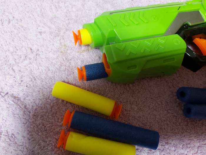 Фотография покупателя товара Пистолет «Меткий стрелок», стреляет мягкими пулями, цвета МИКС - Фото 1