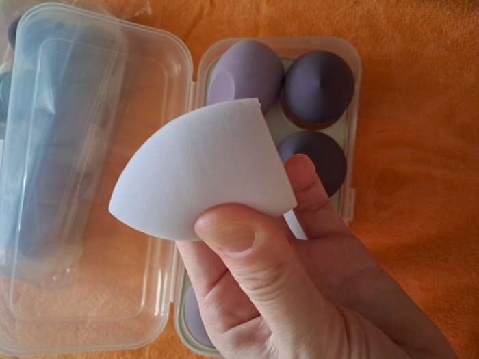 Фотография покупателя товара Спонжи для макияжа, набор - 8 шт., увеличиваются при намокании, фиолетовые - Фото 6