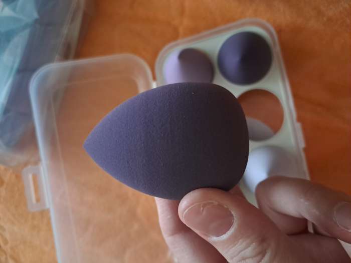 Фотография покупателя товара Спонжи для макияжа, набор - 8 шт., увеличиваются при намокании, фиолетовые - Фото 7