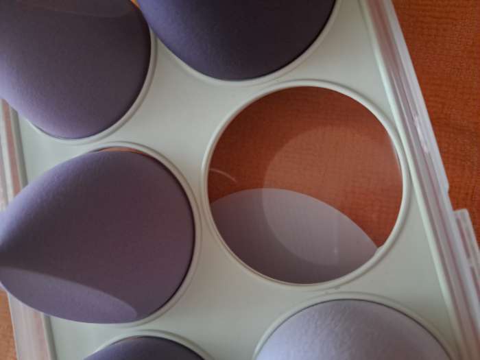 Фотография покупателя товара Спонжи для макияжа, набор - 8 шт., увеличиваются при намокании, фиолетовые - Фото 8