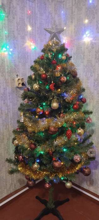 Фотография покупателя товара Искусственная ёлка «ЕлкиТорг. Лесная», 210 см, d нижнего яруса 121 см, 704 ПВХ ветки отгибаются - Фото 1