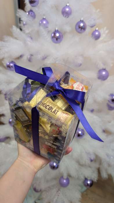 Фотография покупателя товара Коробка подарочная новогодняя складная ПВХ «Зимушка» 4×4×8 см - Фото 1