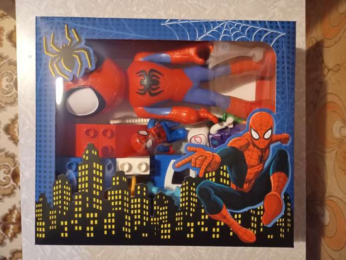 Фотография покупателя товара Коробка подарочная «Супергерой», 23.5×20.5×5.5 см - Фото 3