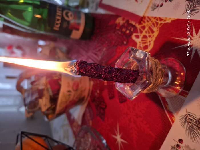 Фотография покупателя товара Набор свечей витых, 1.5×15 см, 2 шт., блестки, сиреневый - Фото 6