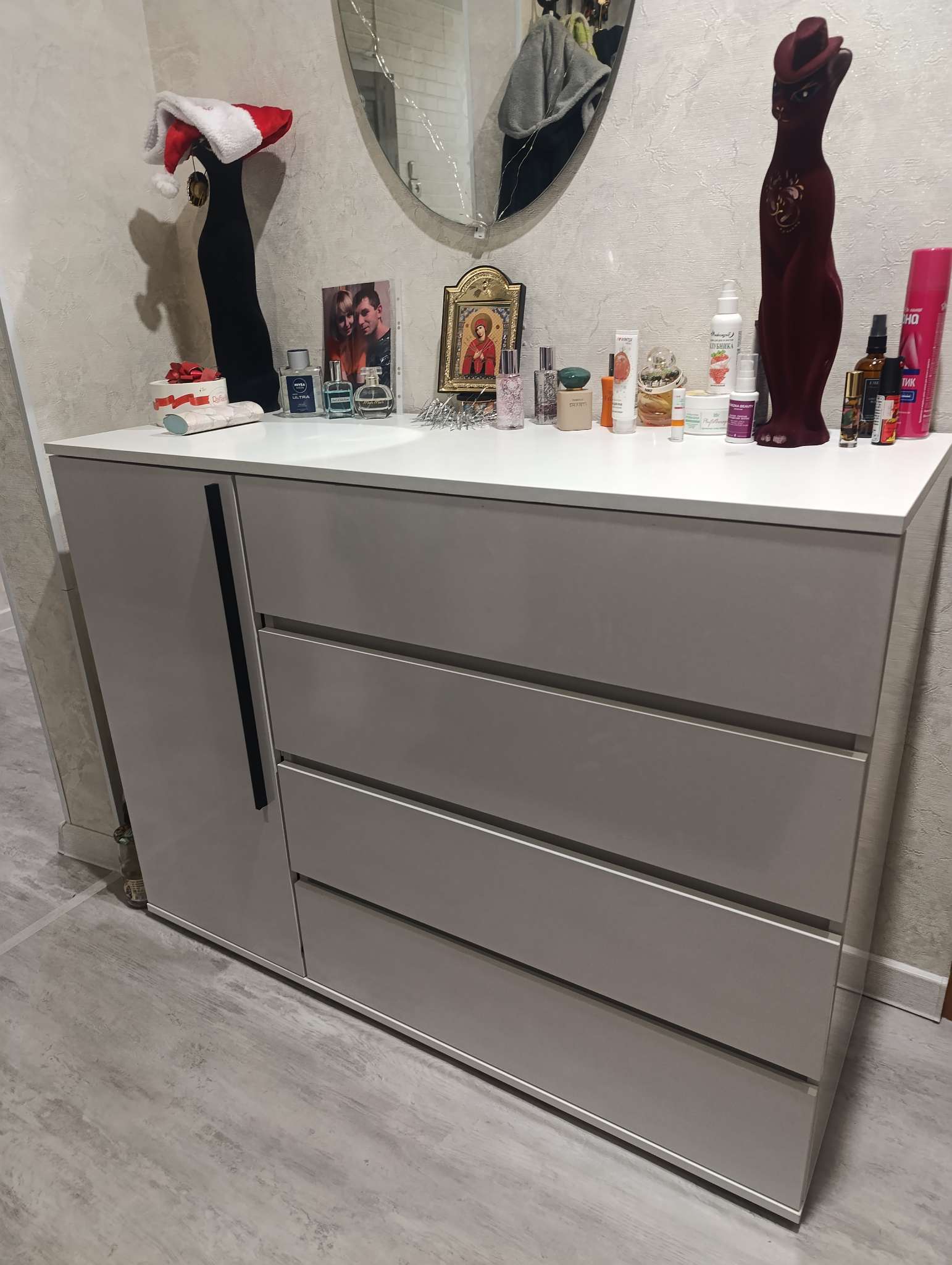 Фотография покупателя товара Комод напольный «Норд», 1 дверь, 4 ящика, 1200×450×900 мм, цвет белый глянец/белый - Фото 1