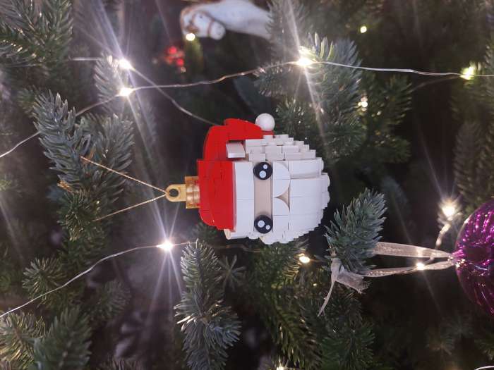 Фотография покупателя товара Конструктор новогодний «Игрушка на ёлку. Дед Мороз и ёлочка», 210 деталей - Фото 2