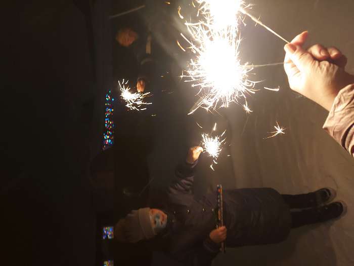 Фотография покупателя товара Бенгальские огни золотые 6 шт., 17 см, горение 30 сек. - Фото 1